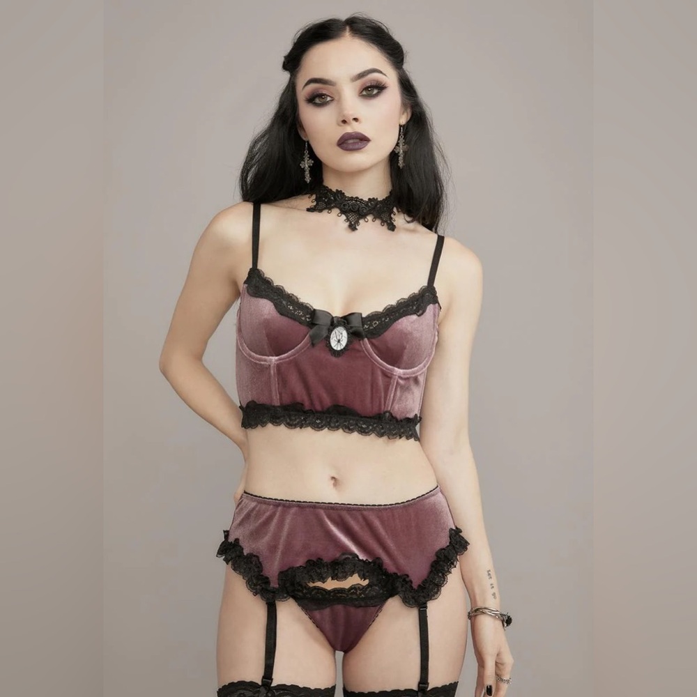 Dolls Kill Widow Morphine Eyes Velvet Corset Top & Garter Belt in Mauve Size L